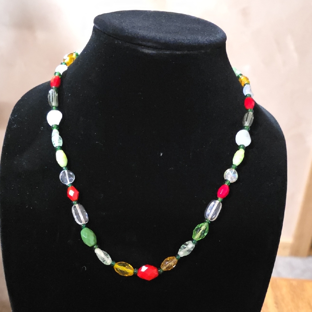 Multicolor Gkass Beaded Necklace